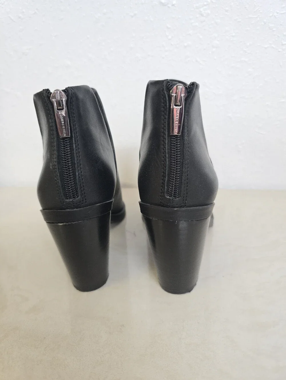 Vince Camuto Gigietta Black Leather Pointed Toe Booties Size 9.5